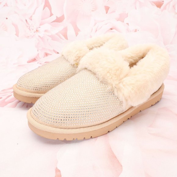 Women's Embellished Faux Sheepskin House Slippers Size 8M Cream Indoor Non-Slip - Picture 1 of 10